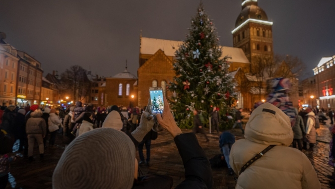 Ziemassvētku egle Doma laukumā
