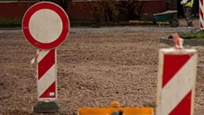 Ceļa zīmes par ielas remontu