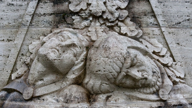 Brīvības pieminekļa daļa