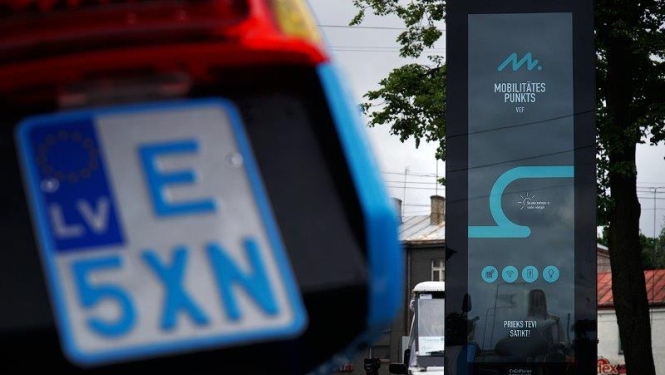 Automašīnas numura zīme