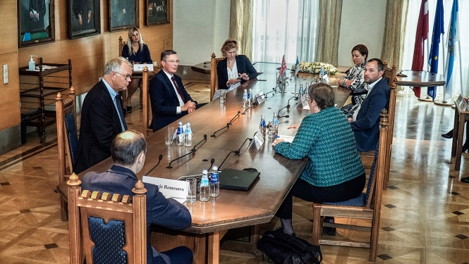 Rīgas domē uzņem Brēmenes delegāciju