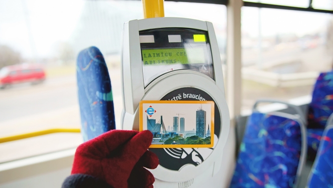 E talons ar validatoru