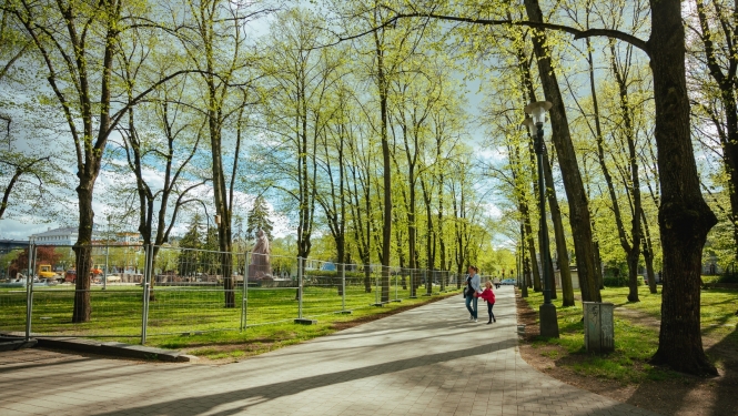 Esplanādē atjaunoti celiņi