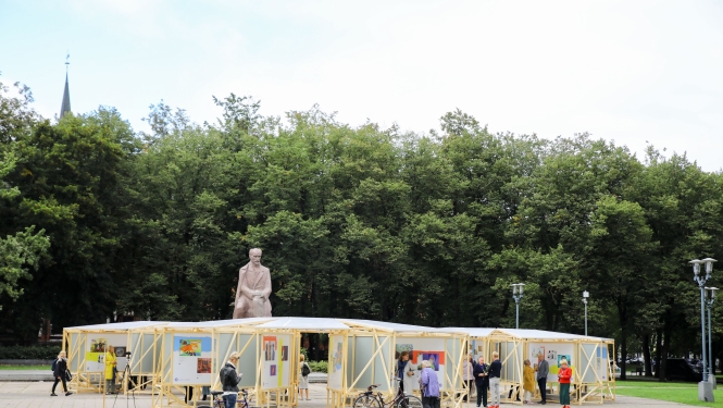 Izstādes Esplanādē foto