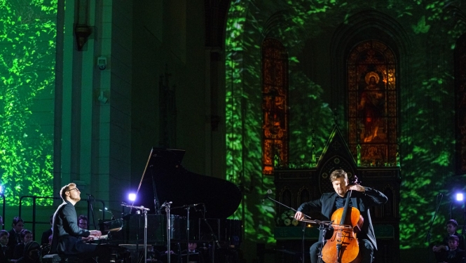 Koncertā čellists Valters Pūce, pianists Dainis Tenis, 