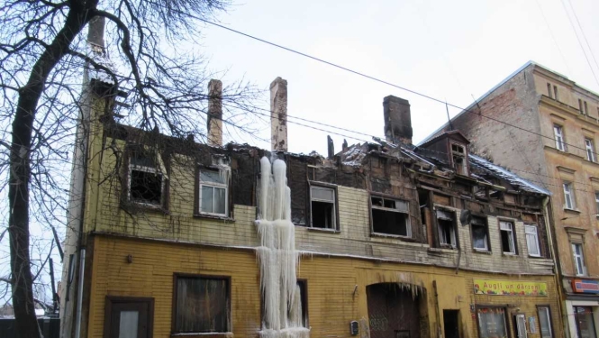 Grausts Pētersalas ielā 6