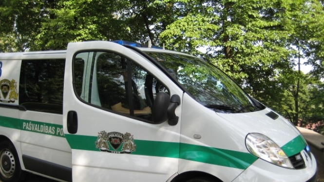 Pašvaldības policijas automašīna