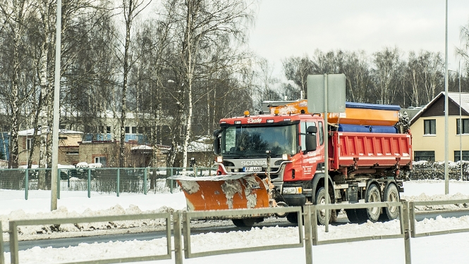 Sniega tīrīšanas mašīna