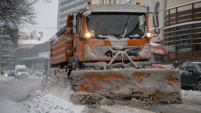 Sniega tīrīšanas mašīna