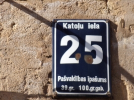 Ēka Katoļu iela 25