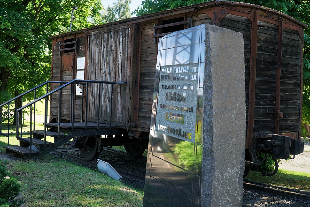 Komunistiskā terora upuru piemiņas vietā Torņakalnā