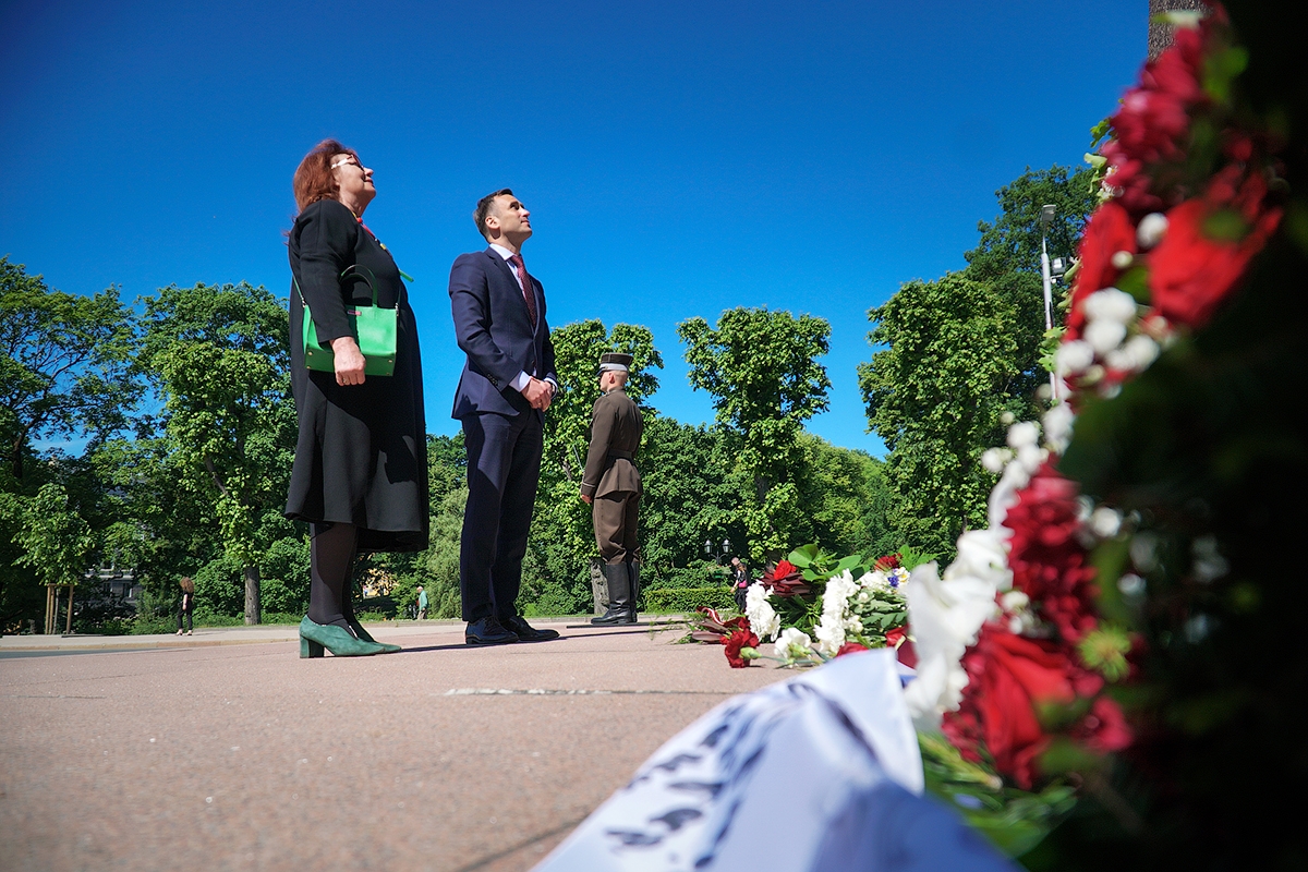 Rīgas domes priekšsēdētājs Mārtiņš Staķis un deputāte, filmas “Sibīrijas bērni” režisore Dzintra Geka-Vaska