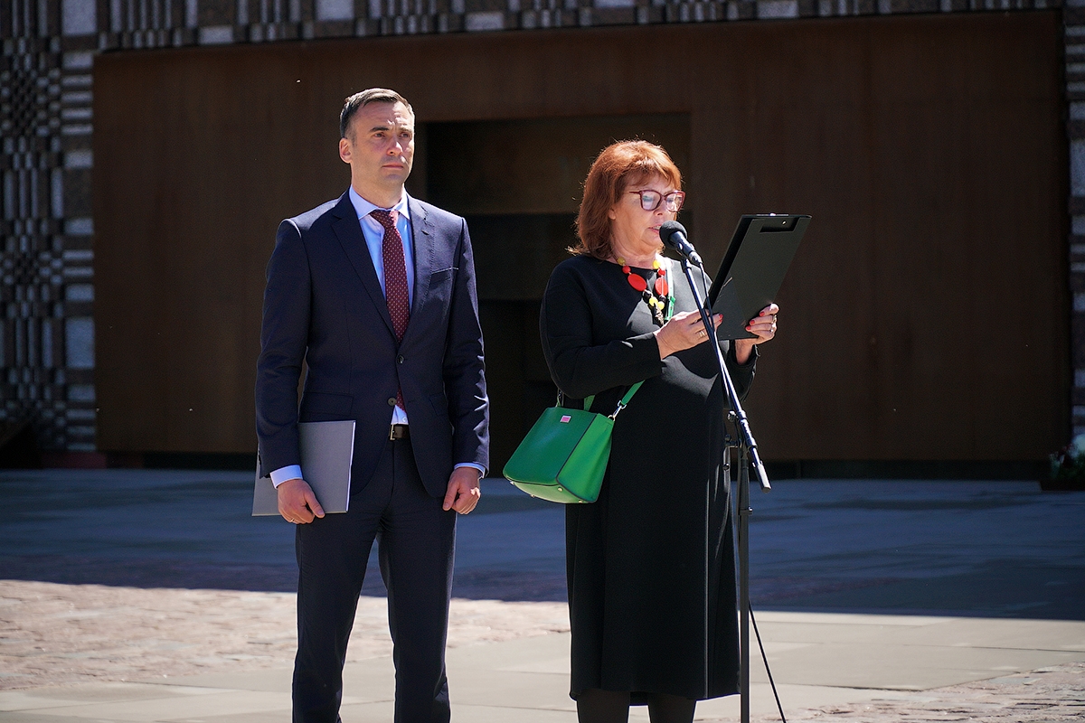 Rīgas domes priekšsēdētājs Mārtiņš Staķis un deputāte, filmas “Sibīrijas bērni” režisore Dzintra Geka-Vaska