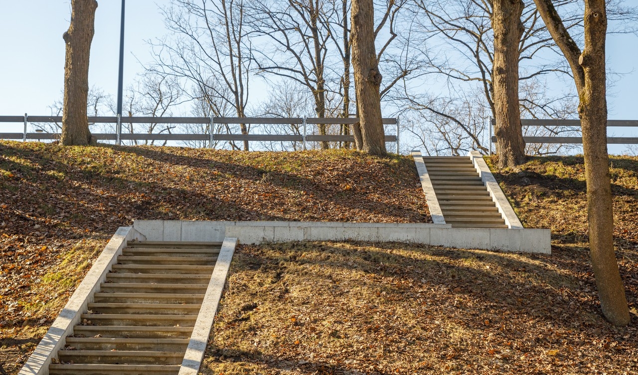 Aldara parka kāpnes