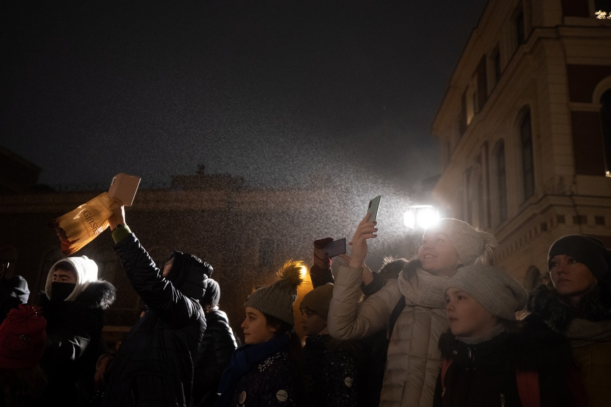Cilvēki Doma laukumā