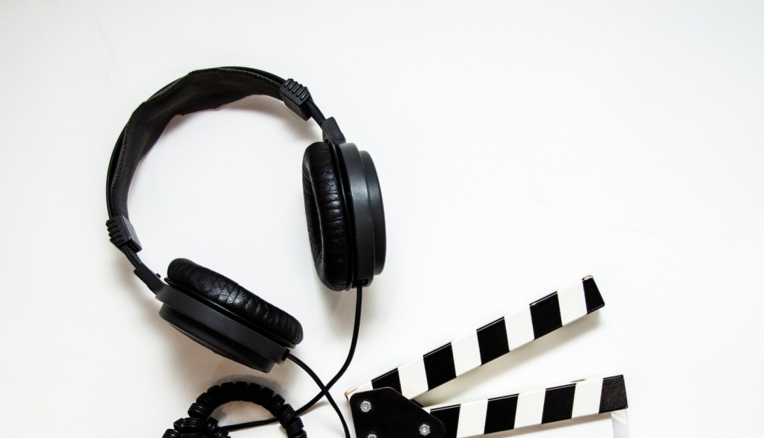 Austiņas un kino klape