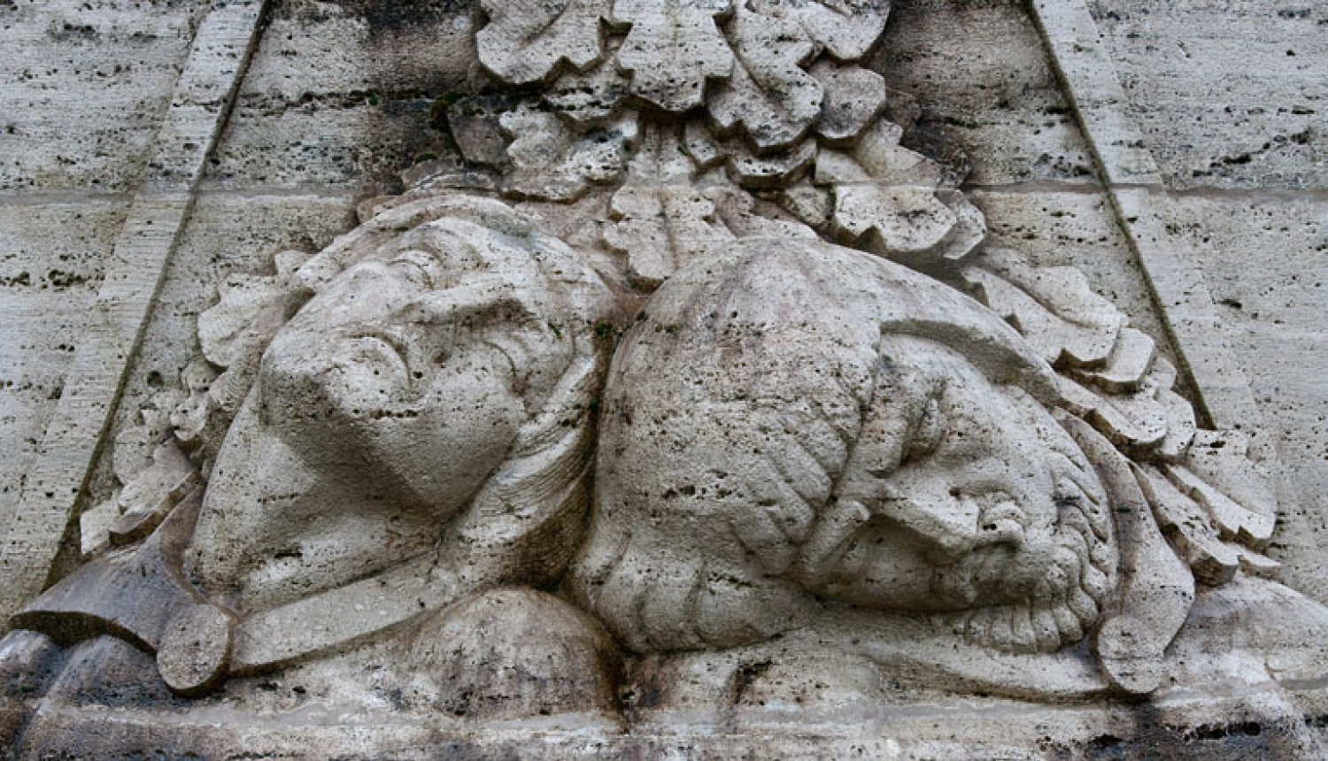 Brīvības pieminekļa daļa