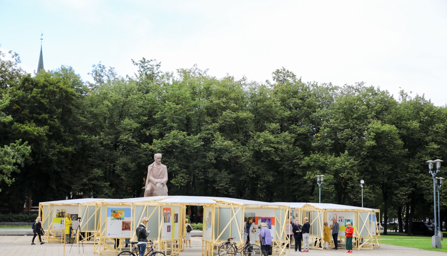 Izstādes Esplanādē foto