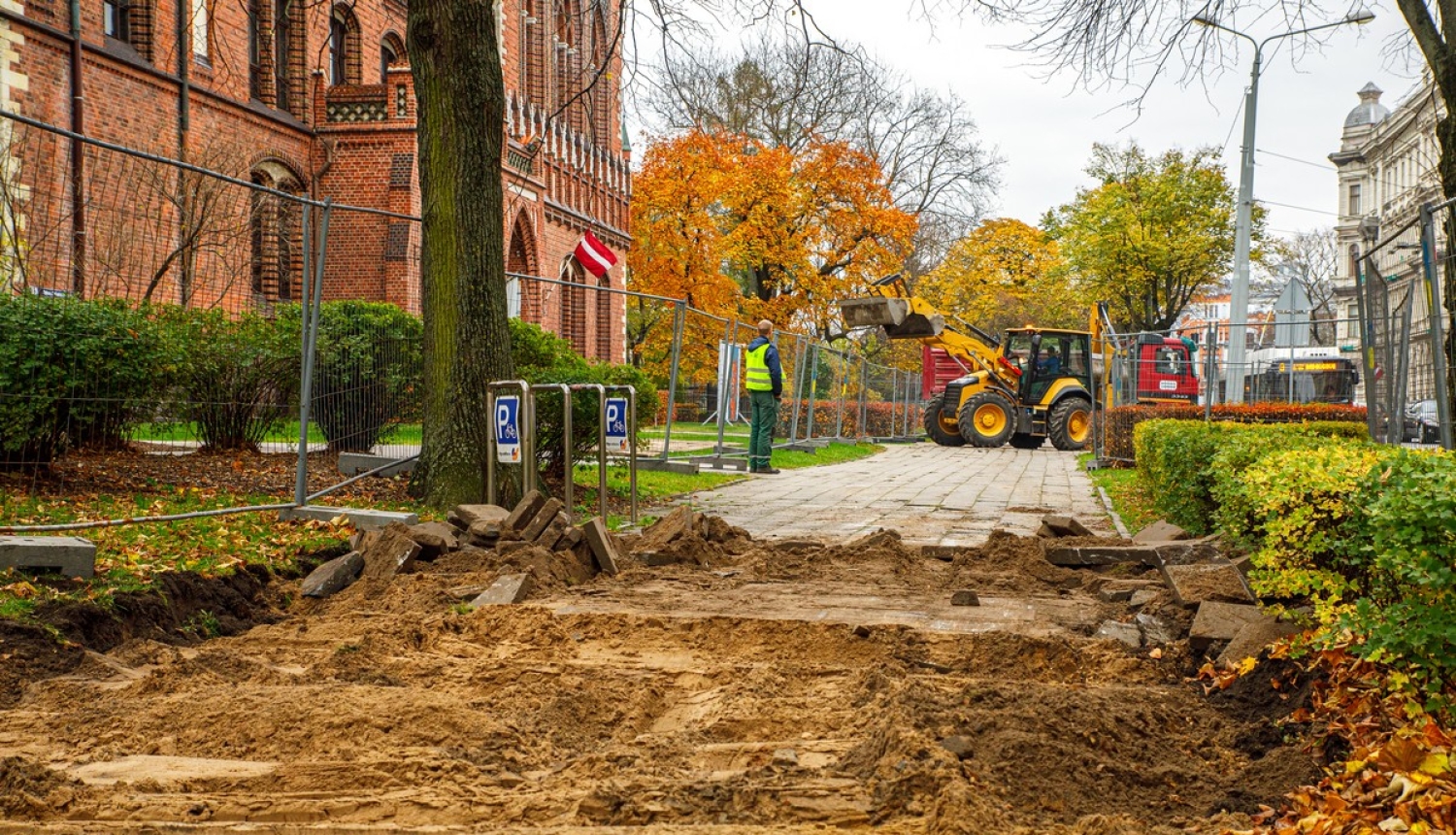 Norakts gājēju ceļs