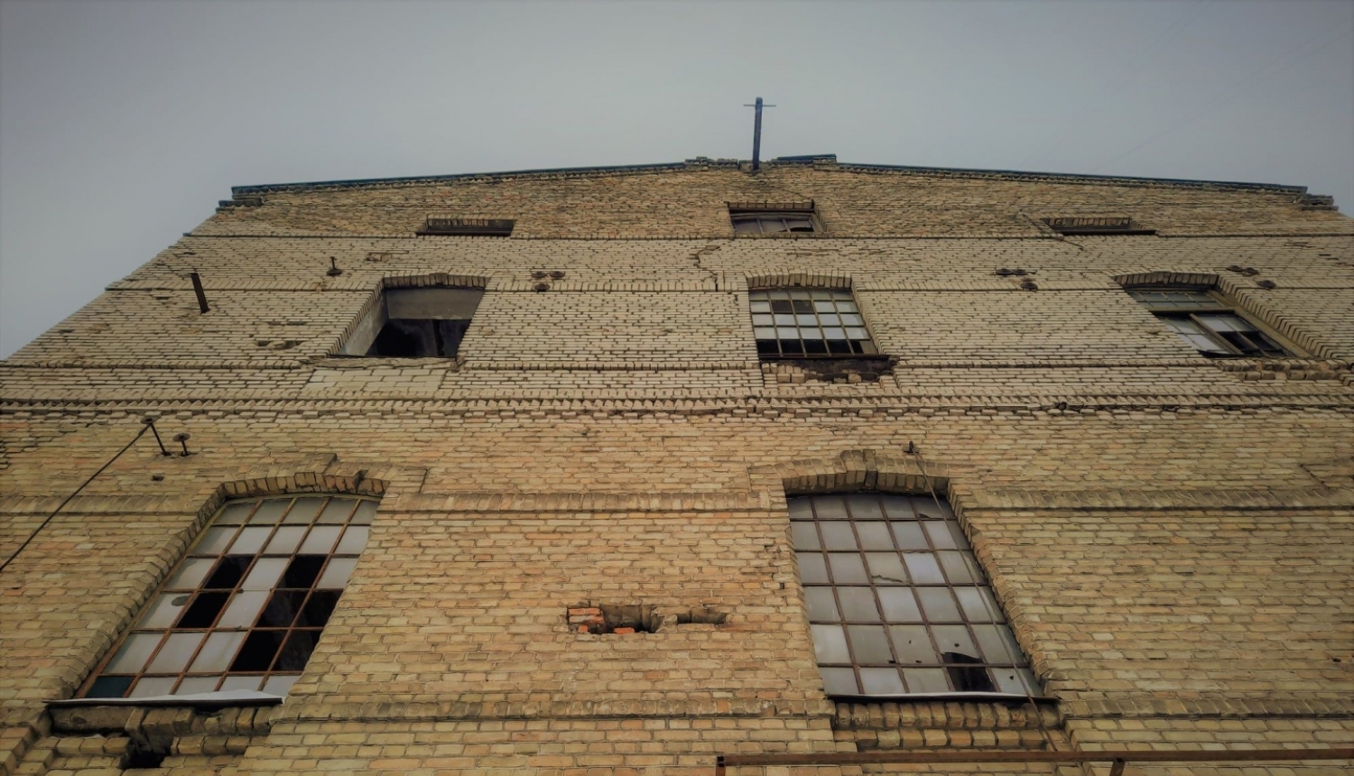 Veca ķieģeļa māja