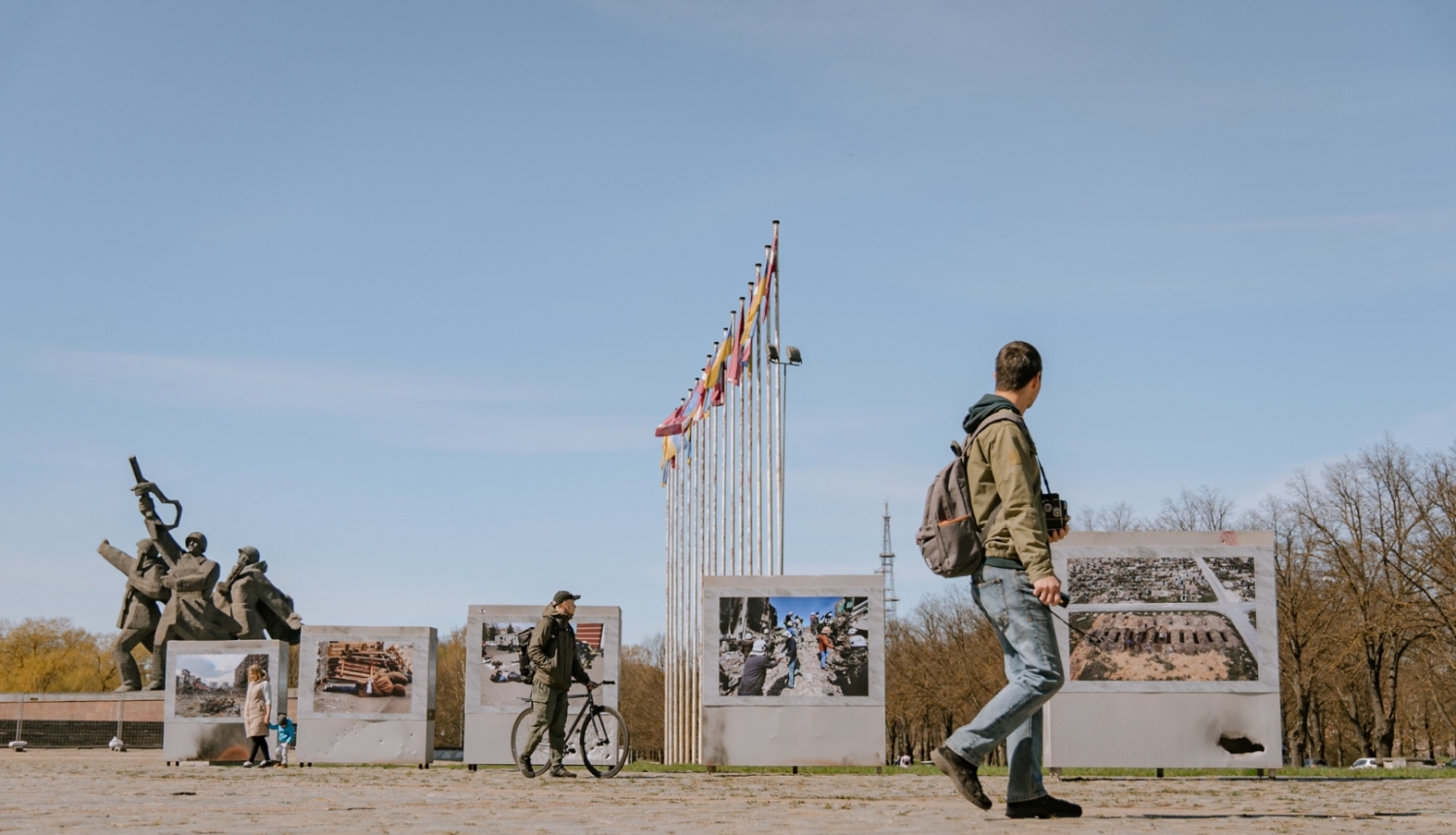 Izstāde Uzvaras laukumā