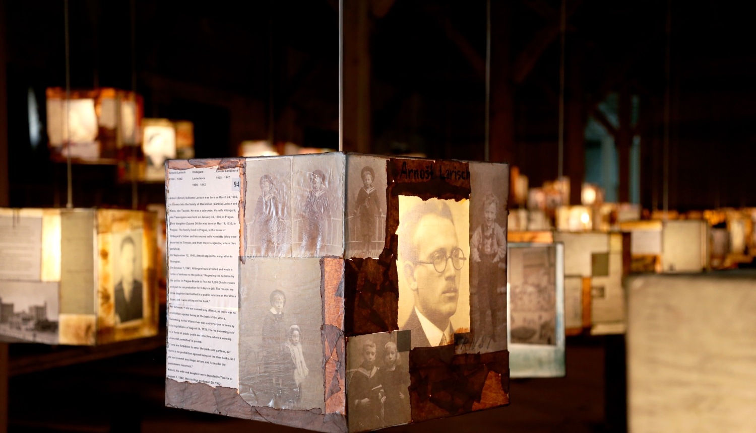 Holokausta muzeja ekspozīcija