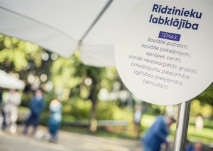 1.diskusija ciklā “Apkaimju sarunas ar Rīgas mēru” 17. augustā Ziedoņdārzā