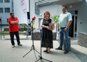 Cilvēki saka uzrunu