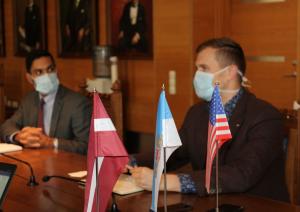 ASV vēstniecība Latvijā dalās pieredzē ar Rīgas domi korupcijas novēršanas jautājumos