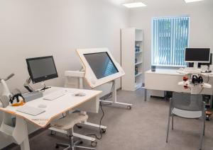 Rehabilitācijas klīnikas telpa ar speciālo tehniku