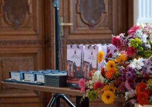 Pasniedz balvas “Zelta pildspalva” un “Zelta stipendija”  