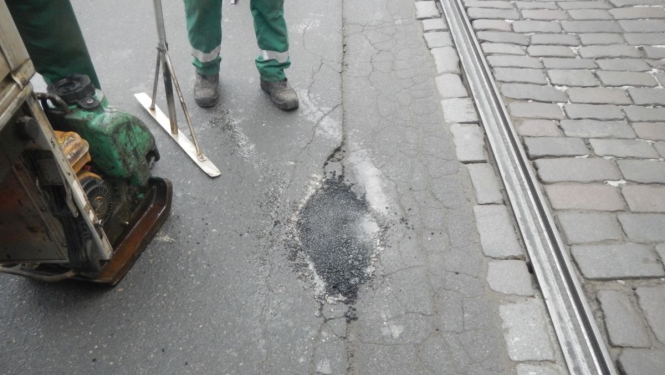 Likvidē bedri uz ielas