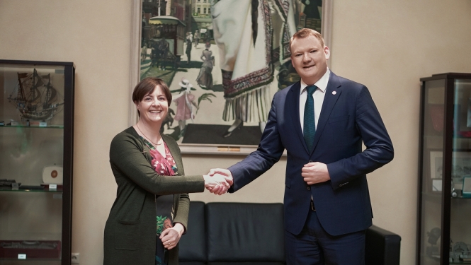 Edvards Smiltēns tiekas ar Īrijas vēstnieci Īmeri Frīli