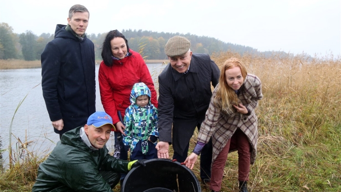RD Mājokļu un vides komitejas priekšsēdētājs Edmunds Cepurītis, viņa vietniece Selīna Vancāne, RD Mājokļu un vides departamenta direktors Anatolijs Aļeksejenko un Vides pārvaldes priekšnieka p.i.Lana Puntusa