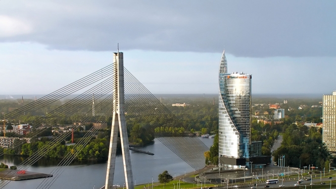 Vanšu tilts, Rīgas skats