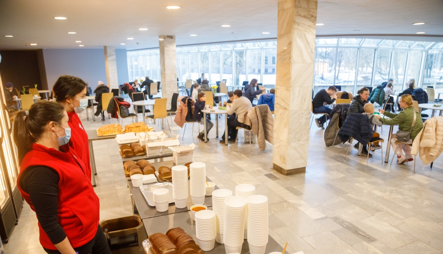 Atbalsta centra ēdinātāji