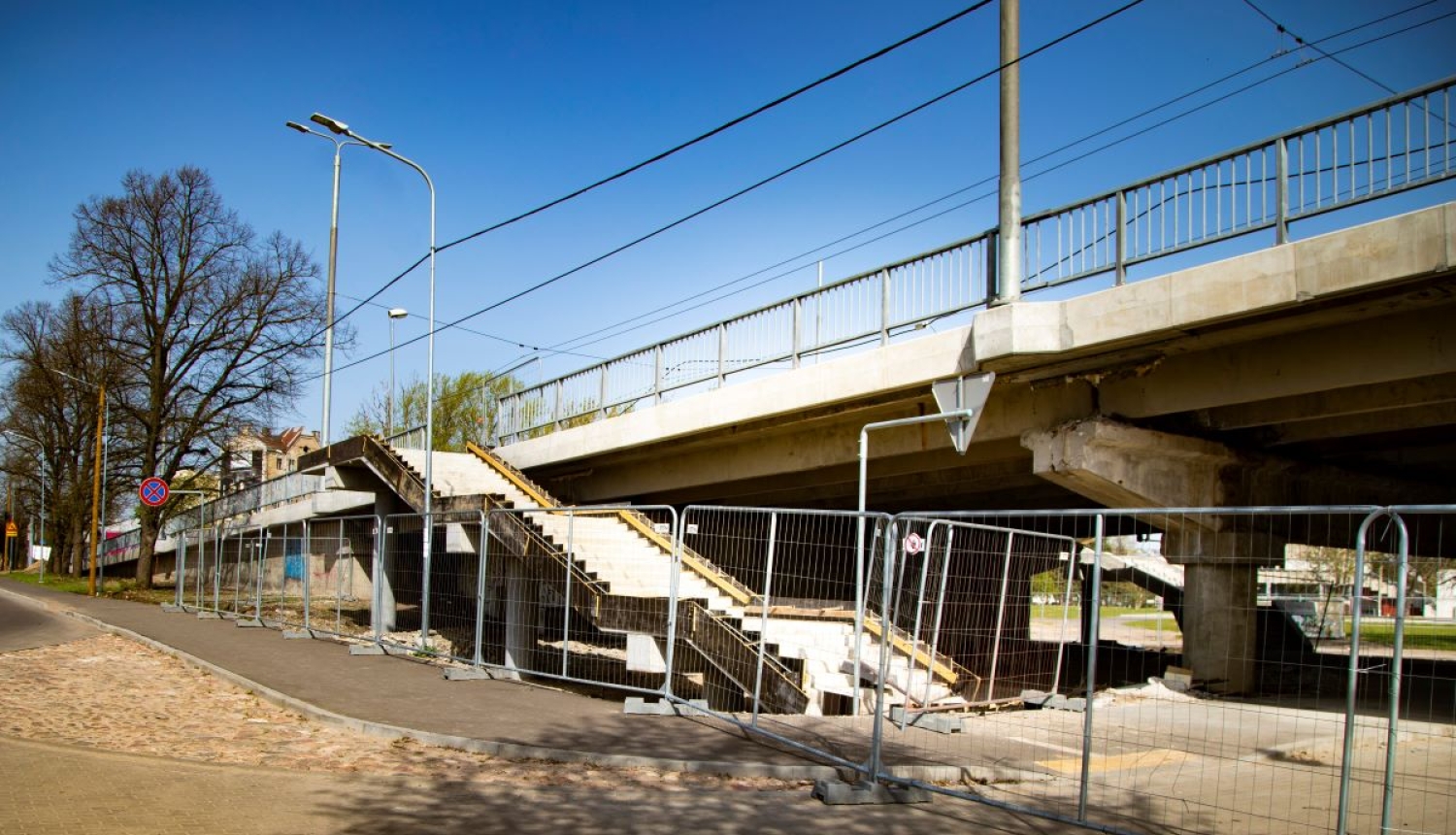 Remontē Deglava pārvadu