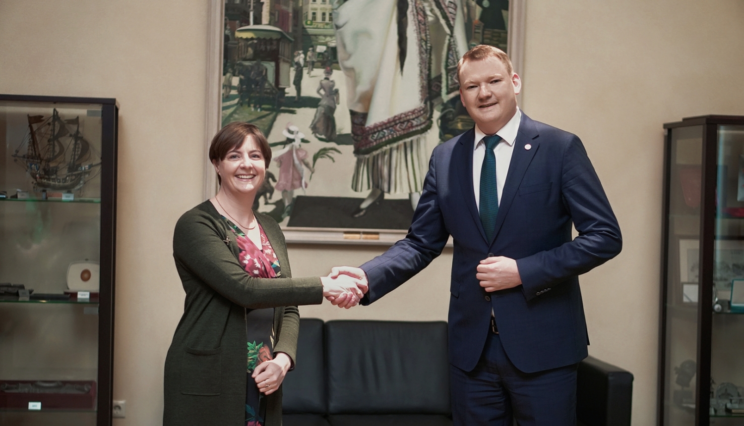 Edvards Smiltēns tiekas ar Īrijas vēstnieci Īmeri Frīli